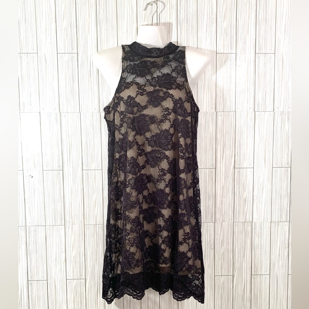 Black Lace Shift Dress - Picture 3 of 7